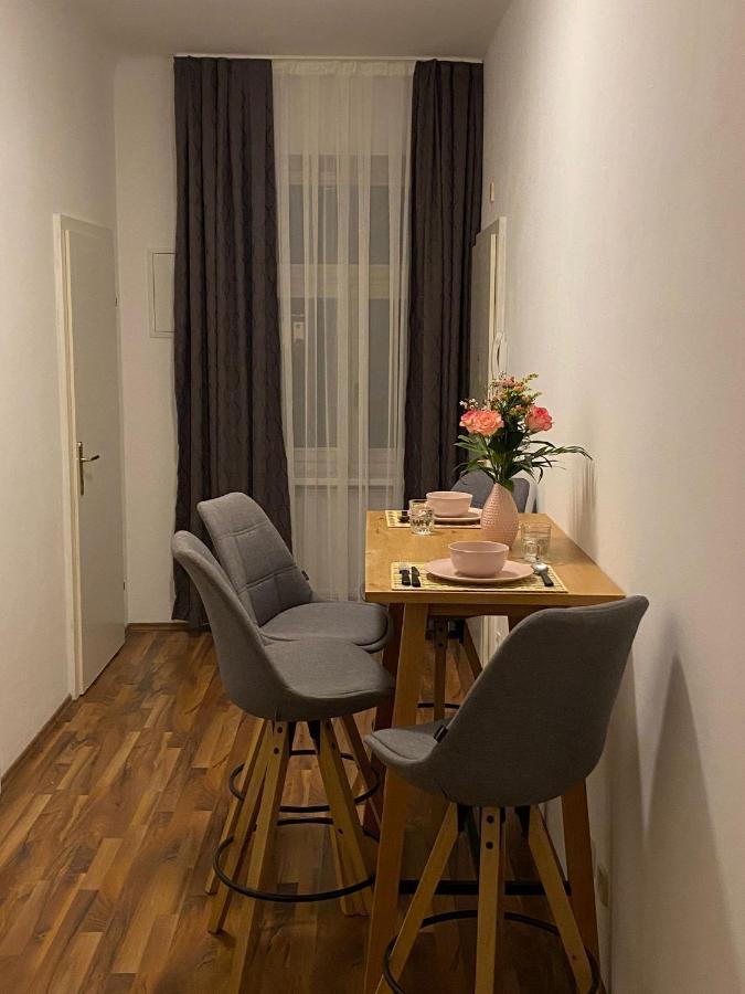 Gesamte Unterkunft In Zentrumsnaehe Vídeň Exteriér fotografie